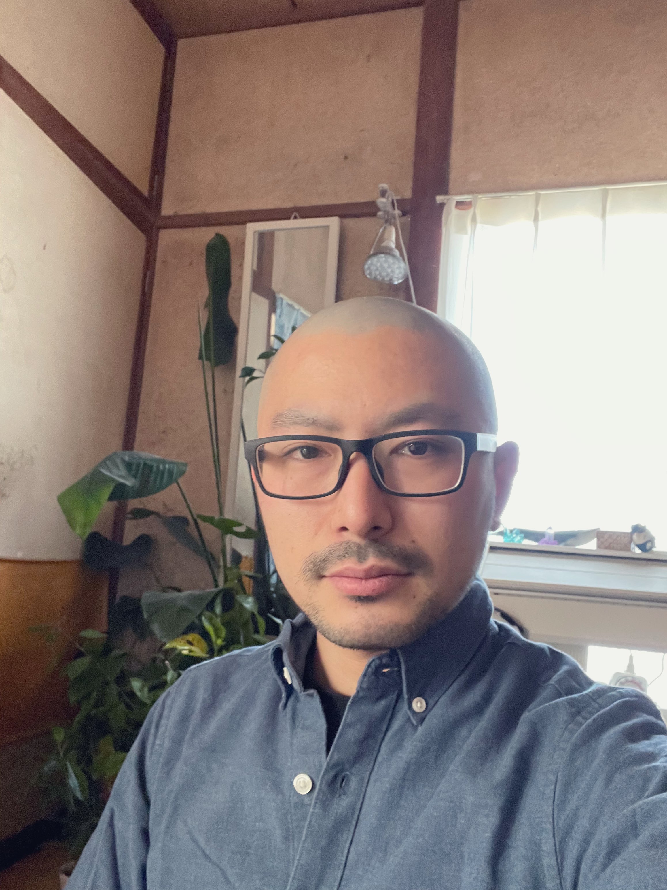 とみえちゃん Issun8 頭がスキンだから3mmでもそんなに違和感ないかも ちなみに私は眉は6mmでヒゲは4mm W Twitter