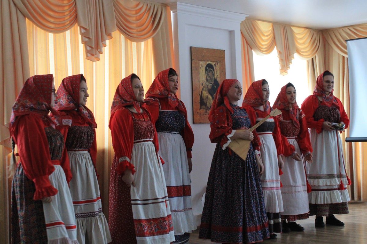 В Гуманитарном колледже создан фольклорный ансамбль "Покров". Его первые выступления состоялись на Святках.  Творческих успехов!