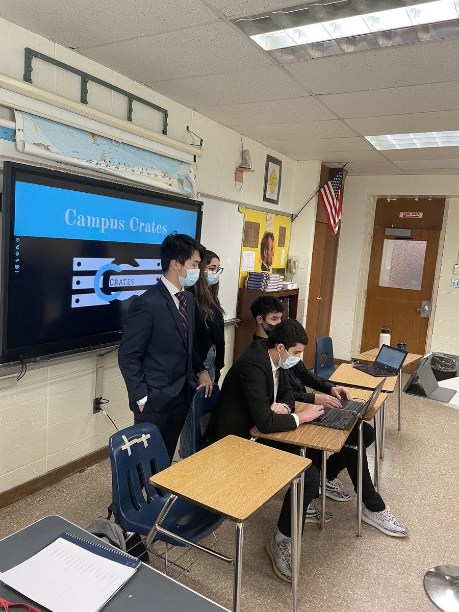 Wheatley’s VE class competes live via zoom! Presenting the Campus Crates Business Plan! #wheatleybusiness #virtualentrprise <a href="/EWSDMath/">Robert Teseo, Ed.D.</a> <a href="/WheatleySchool/">The Wheatley School</a>