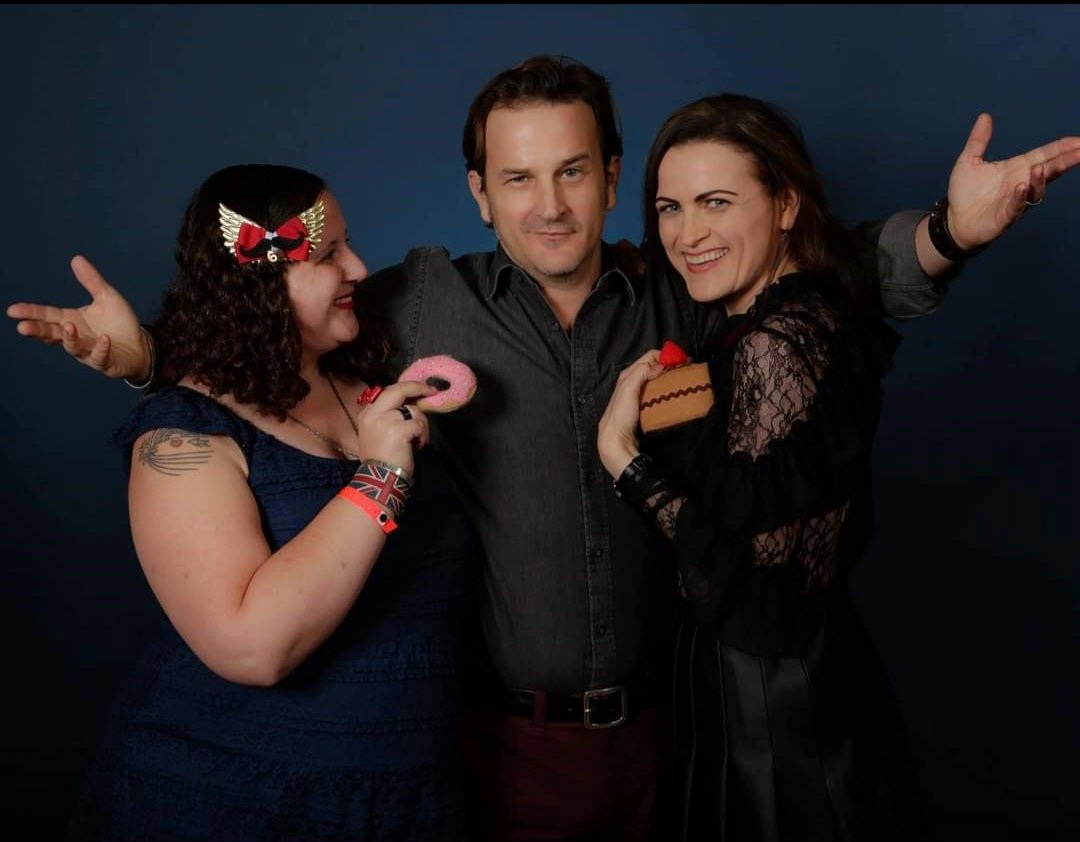 WrittenInRain's tweet photo. 5 years ago today, @dannfliegen, @dicksp8jr and I recreated a scene from #TallTales at @CreationEnt's #SPNHous, complete with my hand sewn doughnut π© and chocolate cake props. Appropriately, today is also #NationalChocolateCakeDay. https://t.co/FJ6DYCclbb