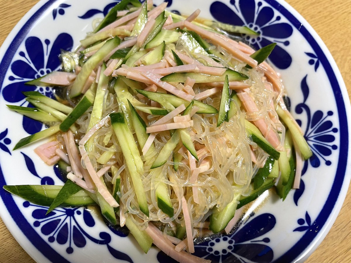 夜ごはん🍽😋 ☘️中華春雨サラダ ☘️ローストビーフ ☘️きゅうり&人参&大根のぬか漬け お酒が進むメニュー🍻