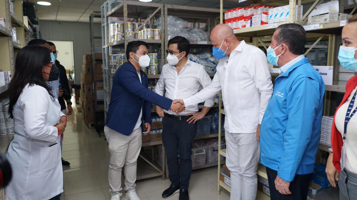 Acess_Ec's tweet photo. #Manta| 📌Nuestra Directora Zonal @sandry_bm, junto al Delegado Provincial @cvergaramacias y otras autoridades nacionales y provinciales, hacen un balance de la jornada cumplida este miércoles con el vicepresidente @ABorreroVega.

#JuntosLoLogramos 

#SomosACESS https://t.co/Qf7HlZlux9