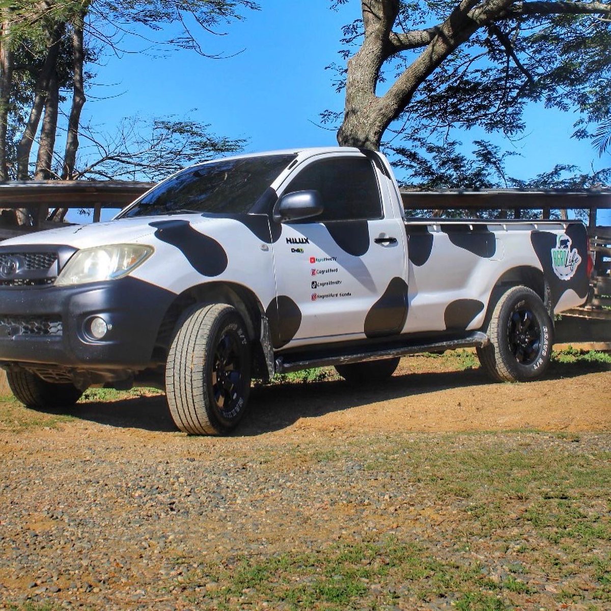 agroliferd's tweet photo. La Vaca camioneta no existe … 

La Vaca camiones 👇🏽👇🏽 https://t.co/Wb3NBd1V7v