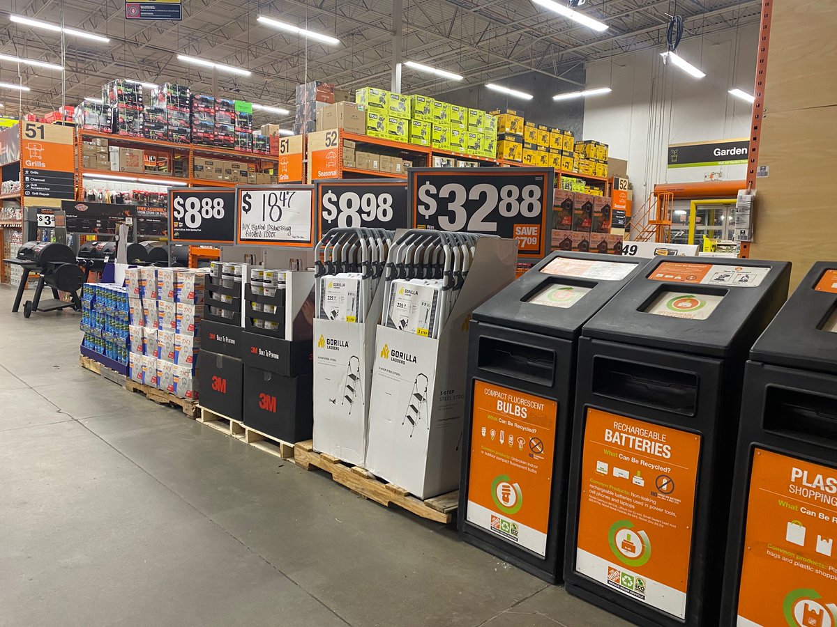 Looking Fresh Team… Feels good to walk into into this… keep driving  those Standards and Keep Instock a Priority. Our Customers appreciate the commitment on that Orange Promise  🍊! Thank you team 6509! 👏🏻👏🏻👏🏻💪🏻