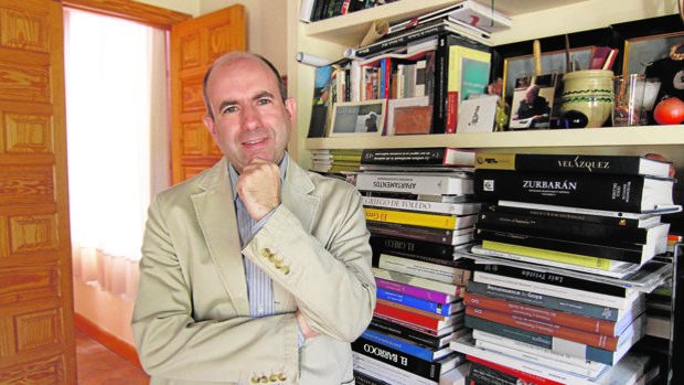 arteceha's tweet photo. Hoy damos la enhorabuena a Benito Navarrete @Benito_Navarret, el primer español que gana el prestigioso premio, Tufts Award 2021, por su obra 'Murillo. Persuasion and Aura'.  https://t.co/11idCjltsT https://t.co/g7duOXsdBK