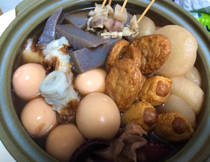 クックパッドを参考におでんを拵えたら人数のところ見てなくて大変なことになってしまった。
これを、一人で食べます。 