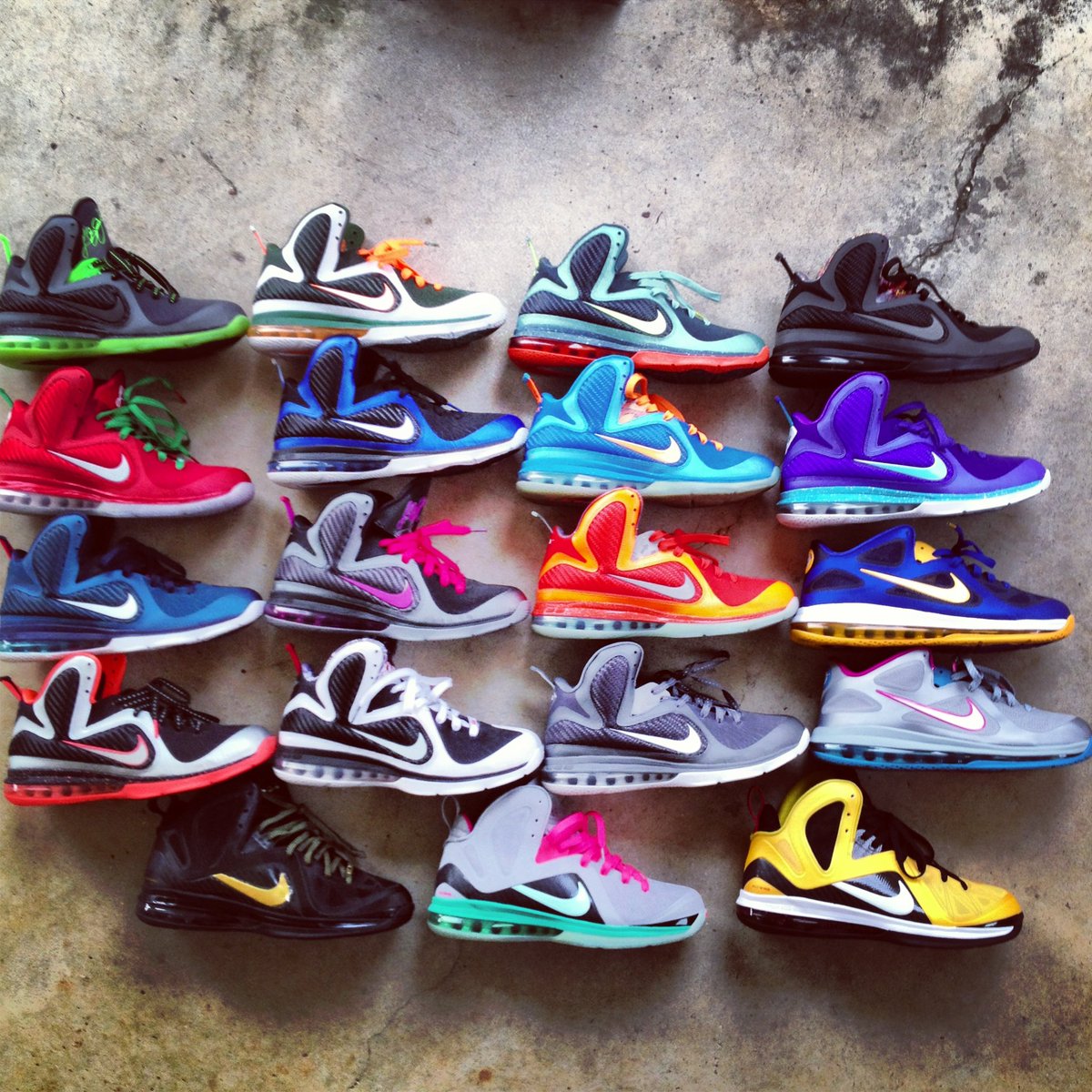 iAmTMCII's tweet photo. The LeBron 9 @KingJames was one of my favorite LeBron models, what colorway you liked most? Cannons and Bangs for me @UNDEFEATEDinc https://t.co/9fX2rfzoG0