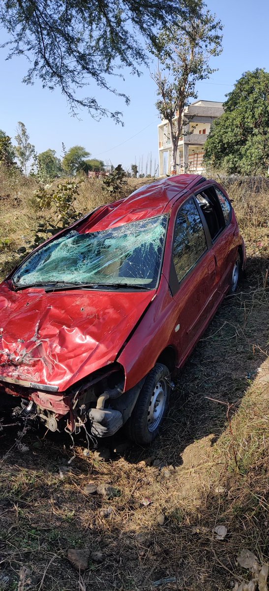 YZeenwala's tweet photo. Tata makes the best cars.
I owned a Tata Indigo GLX 2006 &amp; it saved my life in the worst accident possible. Although it was old then also the cabin remained intact. I walked out without a single scratch. Thank you Tata #Tatamotors  @RNTata2000 @TataMotors @TataCompanies https://t.co/dmk0nPDkI9