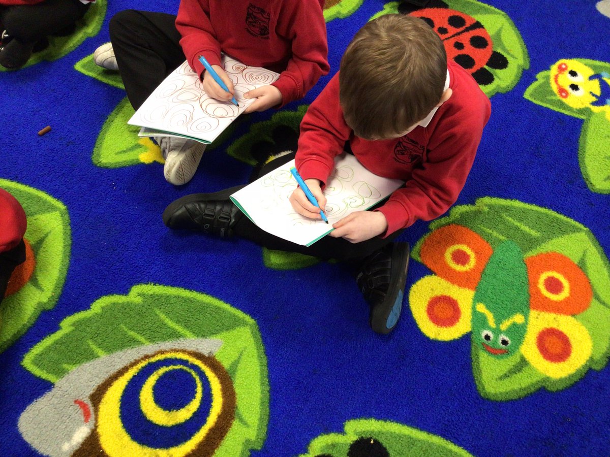 SPS_Year_Recep's tweet photo. Practising our writing patterns with pen disco! #pendisco #pd #finemotorskills #writing #literacy https://t.co/oeIdQKHIWD