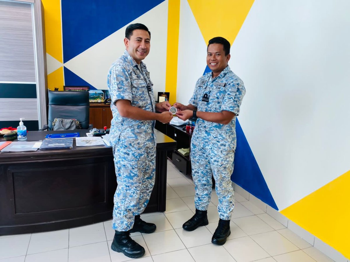 ENAED (@dpl_timur) on Twitter photo Welcome Aboard Sir!
PM DPLT berbesar hati menerima kunjungan hormat dari PM <a href="/KdSriTawau/">KD SRI TAWAU</a> , PM Depot Peluru <a href="/Mawilla_1/">MAWILLA 1</a> dan PM <a href="/KD_PAUS/">KD PAUS 3507</a>
<a href="/MPA_Timur/">HQ Eastern Fleet</a>
<a href="/hqenl/">HQENL</a>
<a href="/tldm_rasmi/">Royal Malaysian Navy</a> Welcome Aboard Sir!
PM DPLT berbesar hati menerima kunjungan hormat dari PM <a href="/KdSriTawau/">KD SRI TAWAU</a> , PM Depot Peluru <a href="/Mawilla_1/">MAWILLA 1</a> dan PM <a href="/KD_PAUS/">KD PAUS 3507</a>
<a href="/MPA_Timur/">HQ Eastern Fleet</a>
<a href="/hqenl/">HQENL</a>
<a href="/tldm_rasmi/">Royal Malaysian Navy</a>