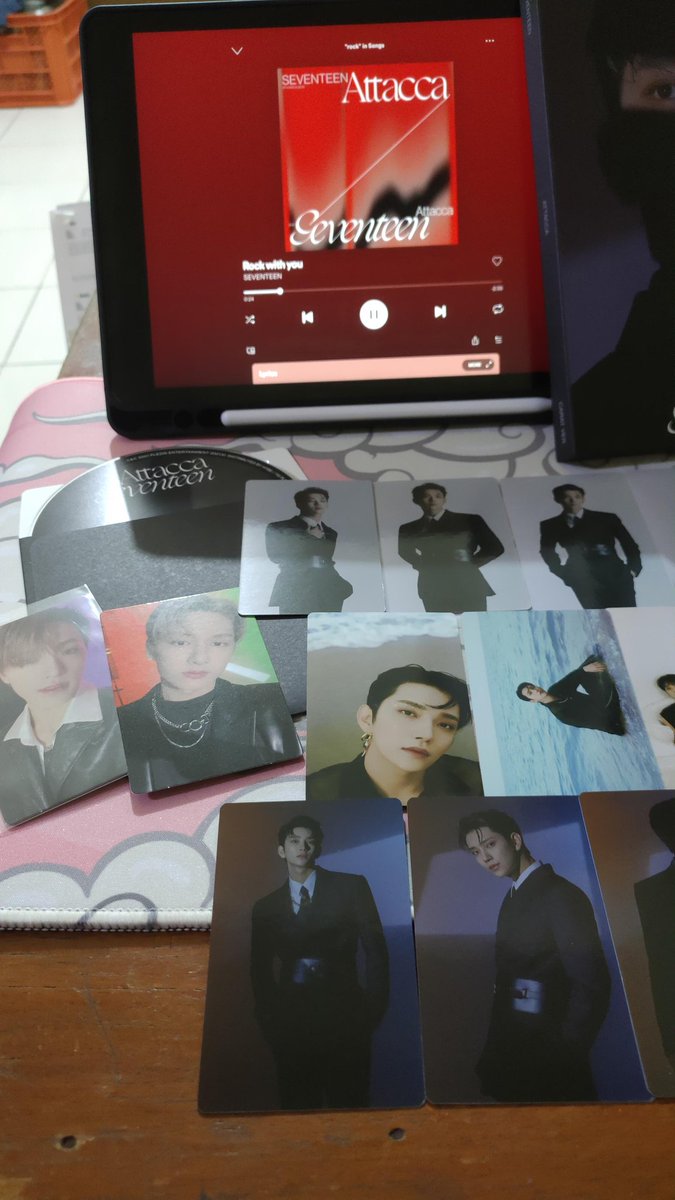 glammy_minho's tweet photo. SHUA CAME HOME 🤗
thank u sm, @channiebuys (na super bait and lagi nag-uupdate)
for the vvv smooth transaction!! kahit unsealed parang sealed na rin dahil sa good condition ng inclus :> tysm din po sa freebies, fave q un!! p.s., cute po ni lino sa likod 😭🥰
#CB_proofs https://t.co/jhiOxma1qy