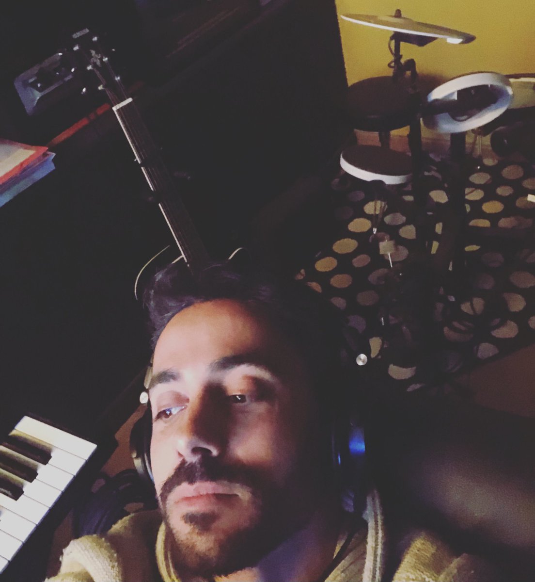 EliaTarkk's tweet photo. 😕La période d’isolement !!                            Bon courage est bon rétablissement à toutes celles et tous ceux qui sont isolés et ceux qui seront touchés…  #repos #desjoursmeilleurs #optimiste 🦠 🤛 🎼🌈 https://t.co/qXwSrSYDzg