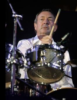 RCATimes's tweet photo. #NickMason baterista de la banda inglesa #PinkFloyd cumple hoy 78 años de edad 🇬🇧 #HBDNick @pinkfloyd https://t.co/bIhqyZrdhc