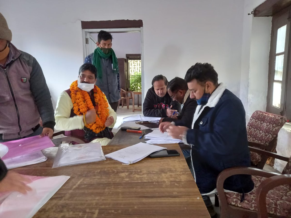 kailashbhattbjp's tweet photo. माँ दूनागिरी व न्याय के देवता गोलू देवता के आशीर्वाद से आज दिनांक 27,01,2022 को निर्दलीय द्वाराहाट विधायक प्रत्याक्षी के रूप में नामांकन पत्र दाखिल किया।
आप सभी के आशीर्वाद एंव सहयोग का आकांक्षी।
         आपका अपना कैलाश भट्ट 🙏🙏 https://t.co/wHtigrGaZm