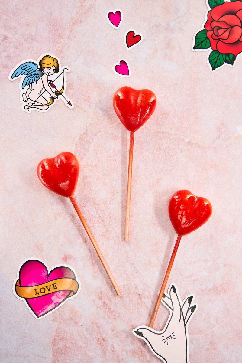 FAUCHON_Paris's tweet photo. FAUCHON dans la peau…💘
À la Saint-Valentin, nous célébrons tous les amours ! Macarons gourmands, chocolats fondants et entremets fruités seront à partager avec votre moitié… #fauchon #gourmandise #macarons #saintvalentin #chocolats https://t.co/dipvd02ttO