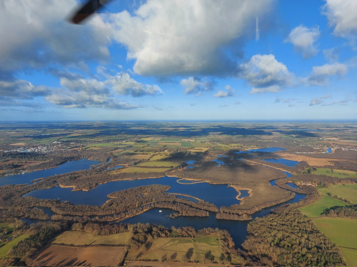 ncky_ux's tweet photo. Final few shifts of my PHEM fellowship with EAAA. It's been an absolute pleasure working with this awesome team! 
@EastAngliAirAmb 
#phem
#airambulance
#viewfromthecrew
#bestjobever https://t.co/jPyLqxiULQ