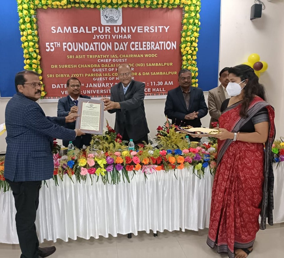 Gujarati Poet Komal Vora was conferred prestigious Gangadhar National Award for Poetry by Sambalpur University on the occasion of 55th foundation day of Sambalpur University on 27.01.22 which was celebrated in online mode via Google Meet/Facebook Live
