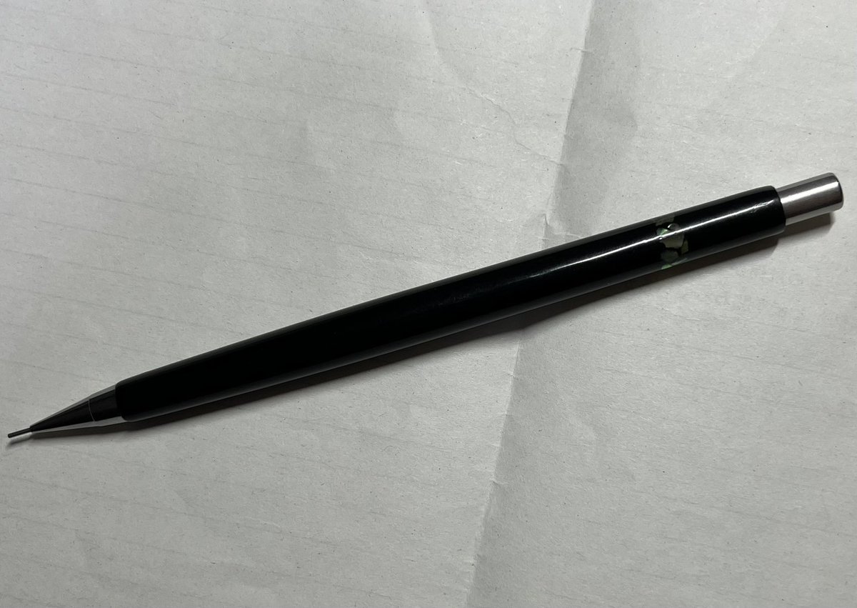 これめっちゃ書きやすい。
内部機構0.3に変えてます