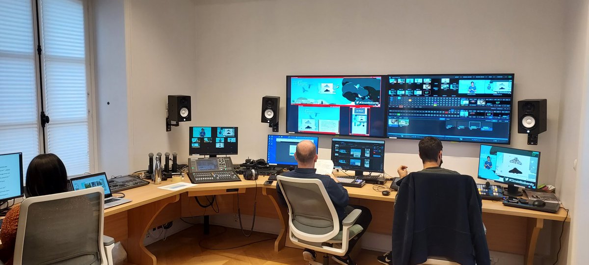 ComAstucieuse's tweet photo. Le 27 janvier fait partie de ces dates particulièrement trépidantes... 
-Émission avec @EchosParisien_E 
-AG hybride avec @APACOMaquitaine 
-Émission avec @FondationBNPP et @WeDemain 
Entre #Paris et #Bordeaux Triple C et l'Ecosphère @AgenceAggelos toujours prêt ! https://t.co/73RaQ4bFbt