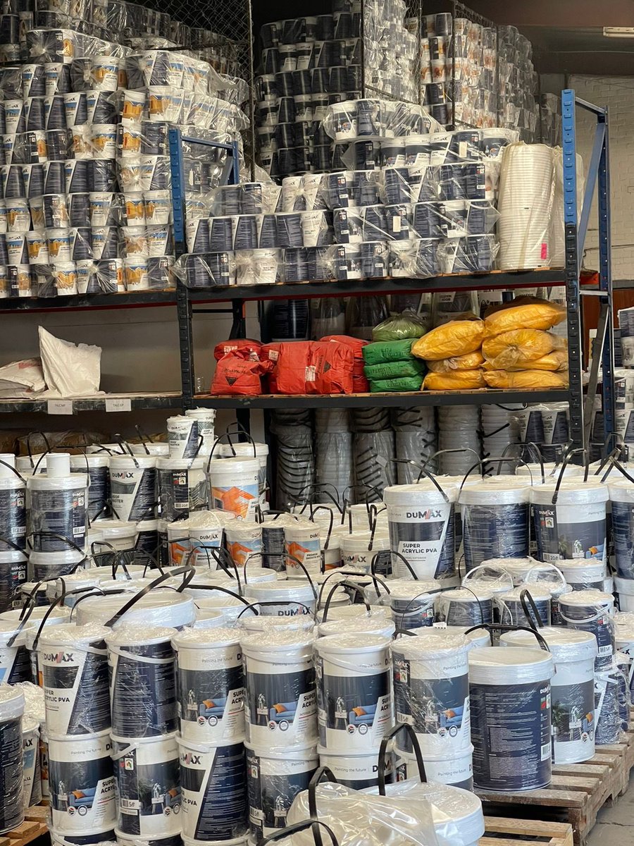 ZungulaVuyo's tweet photo. Today I went to see the DumaX Paint factory in Mangaung. Kagiso Nkomo produces this quality paint 100% from this factory. I call upon hardwares to stock his products and we all use DumaX Paints for our paint needs. https://t.co/DDDES95Fq5