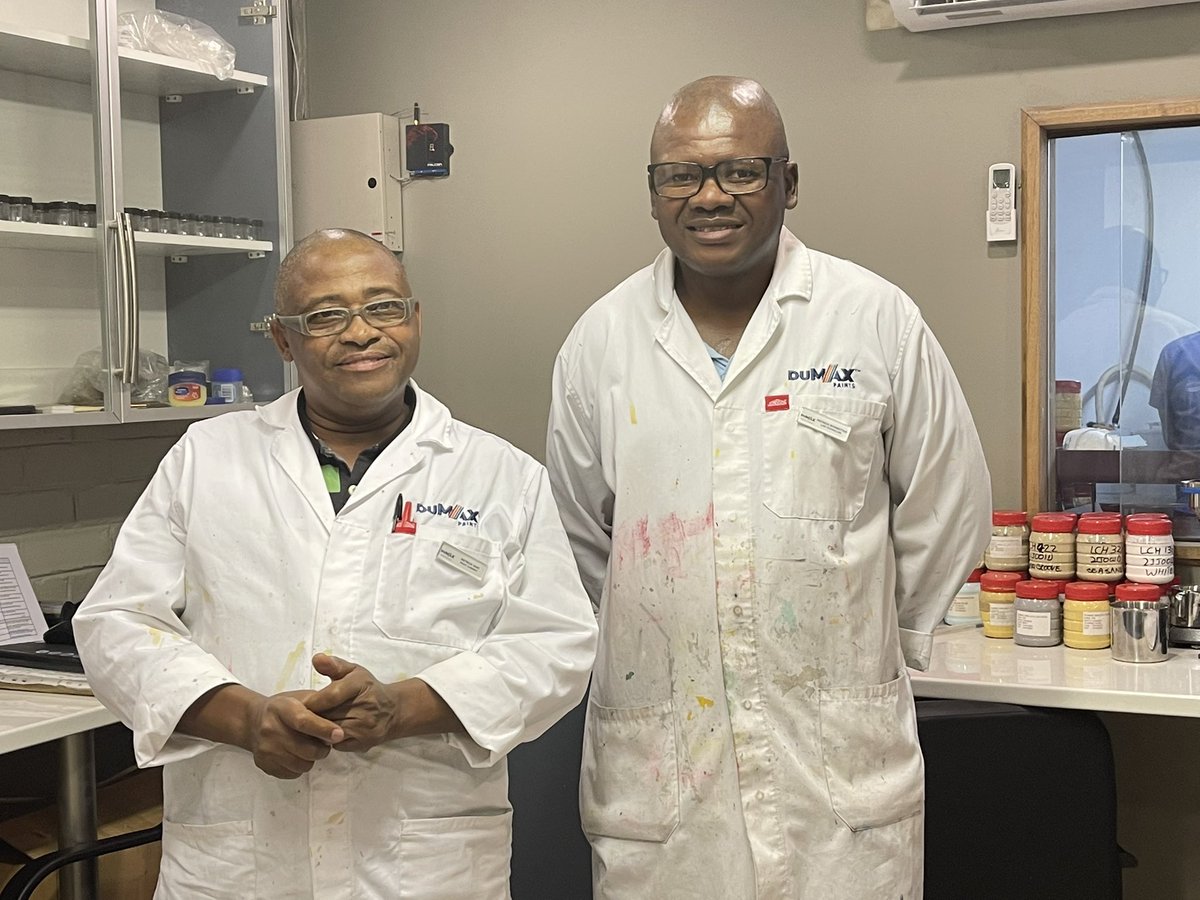 ZungulaVuyo's tweet photo. Today I went to see the DumaX Paint factory in Mangaung. Kagiso Nkomo produces this quality paint 100% from this factory. I call upon hardwares to stock his products and we all use DumaX Paints for our paint needs. https://t.co/DDDES95Fq5