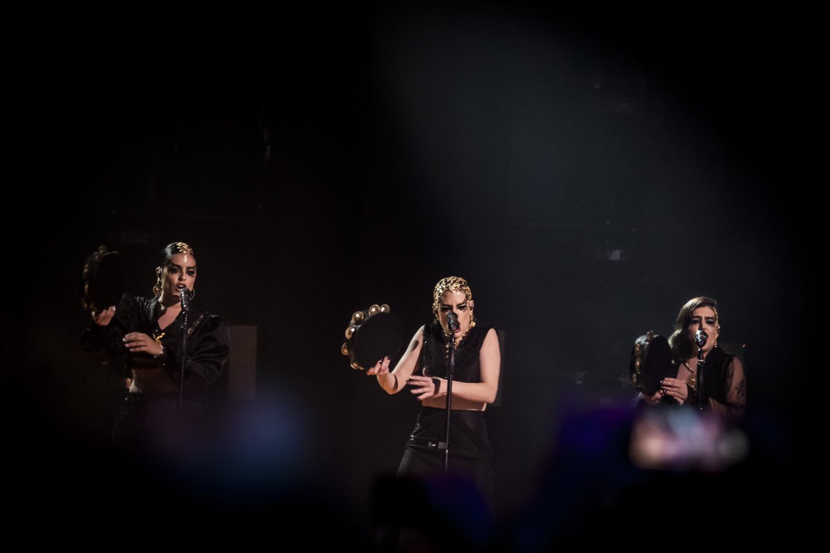 tanxugueiras's tweet photo. “Para cantar veño eu coa pandeireta na man” 🔥🔥🔥

📷 @rociocibes 

#benidormfest https://t.co/0nf2N6ASEz