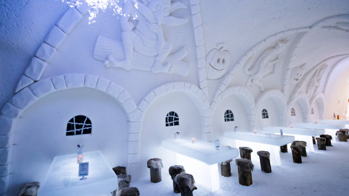 DiscoverFinland's tweet photo. The SnowCastle Resort in Kemi is open all year round. Experience365 is an indoor exhibition made from snow and ice where you can step into a winter wonderland any day of the year, with an all-year-round ice restaurant and ice and snow sculptures: https://t.co/k0vPoehcHD https://t.co/KfmPI4oExz