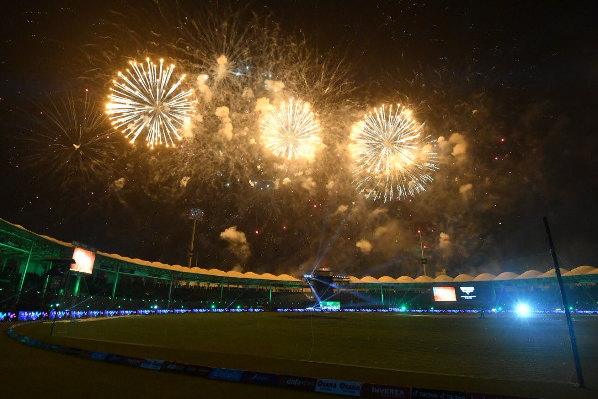 ArsalanShahzed's tweet photo. #PSL2022 kicks off with a glittering opening ceremony in Karachi #PSL7 #PSL2022 #PSLAnthem #psl7draft #LevelHai #LevelHai #AtifAslam #AimaBaig #PSL https://t.co/P5vKz4BwAr