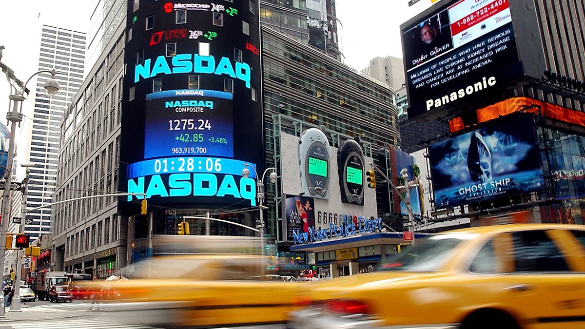 Tech stocks took a pronounced hit as NASDAQ100 index plummeted in the recent stock market sell-off caused by the uncertainty surrounding rising inflation and potential interest rate hikes.