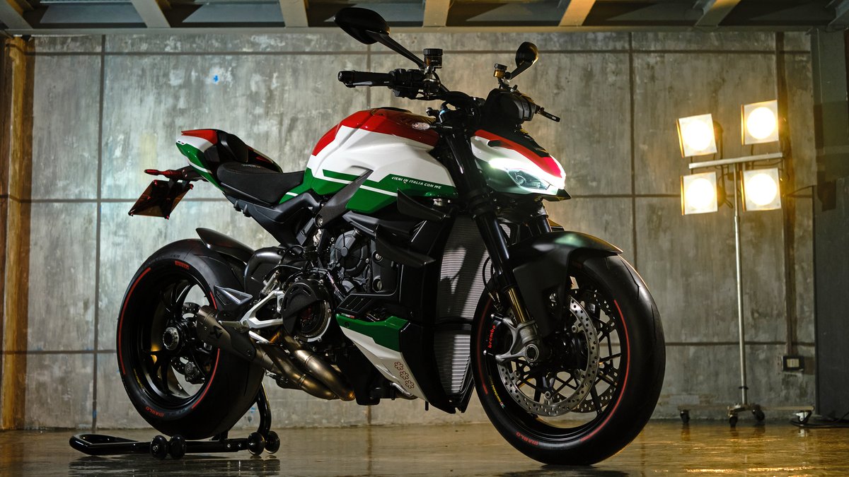 DucatiMotor's tweet photo. We are proud to Introduce to the world Ducati Unica: This extremely limited program for Ducati enthusiasts brings you through the entire creation process from the sketchboard to reality, to craft your Ducati exactly as you dream it. https://t.co/4DUVGC5K6u

#Ducati #DucatiUnica https://t.co/cpuDIu7Pun