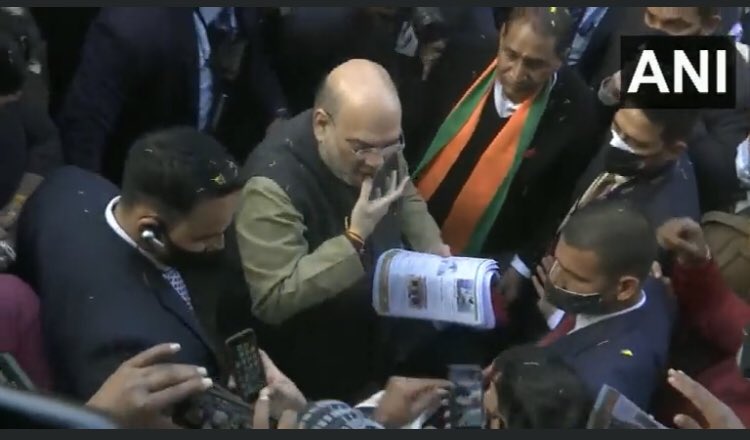 spit, no mask, no social distancing. covid rules go for a toss during amit shah’s event. https://t.co/05urqdrWcj