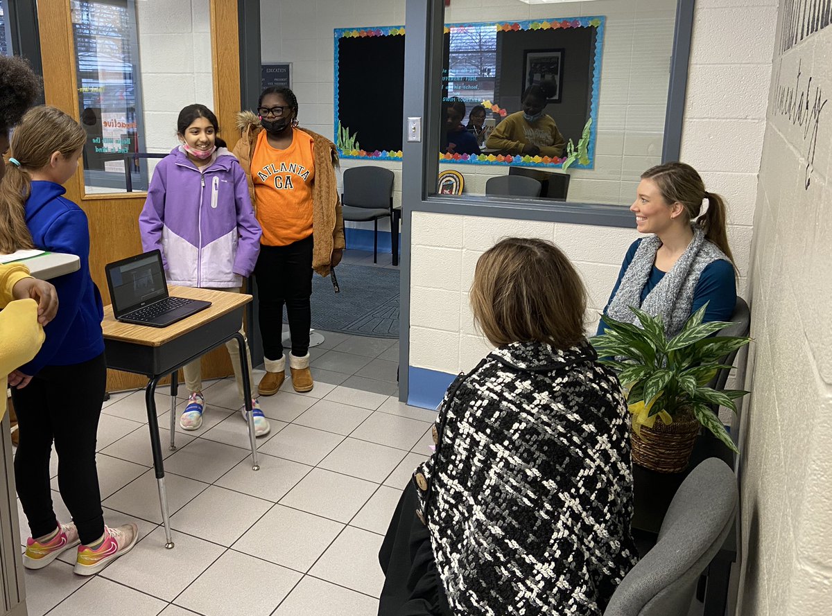 ZumForestPark's tweet photo. Members of our Media Production Club interviewed Dr. Mueller and Mrs. Pike this morning for a video they are making to welcome future FPE Falcons. https://t.co/pQdr56orcJ