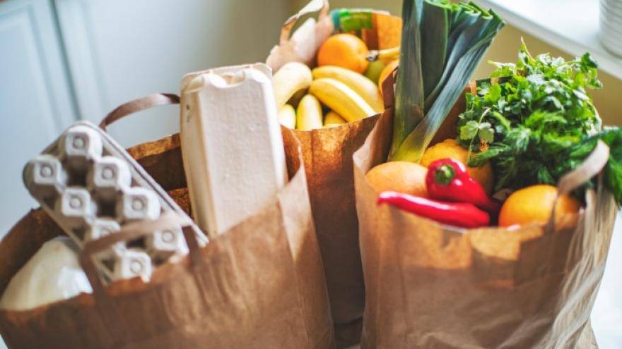 FoodBankWMA's tweet photo. Many people seek emergency food to get them through a short-term crisis: a layoff, a critical illness, or loss of home due to fire. Others are unemployed and hungry with no way to buy food. An increasing number are seeking food to fill in gaps their paychecks aren’t covering. https://t.co/Rz7wcAdelp