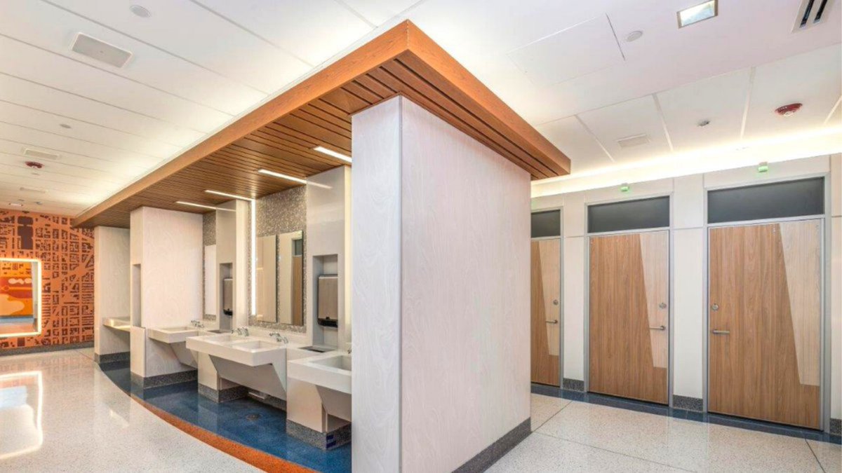 BWI_Airport's tweet photo. At last evening's @WTCInstitute #StateOfThePorts event, our Executive Director Ricky Smith discussed several projects we're working on.

An extensive restroom renovation project is already attracting attention. Learn more at https://t.co/iyAymvXNH6. #MDOTinnovates @airportimprove https://t.co/NPu3qorCz6