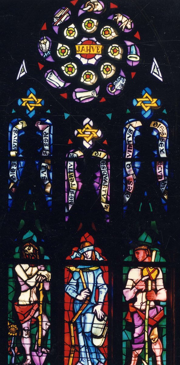 DuomodiMilano's tweet photo. #giornatadellamemoria #27gennaio
Il #DuomodiMilano è un Monumento in cui la contaminazione tra culture è molto forte e di grande impatto. Nel marmo delle statue e fra le vetrate trovano forma i simboli dell’Israele Biblico. https://t.co/JtFDLdf7nf