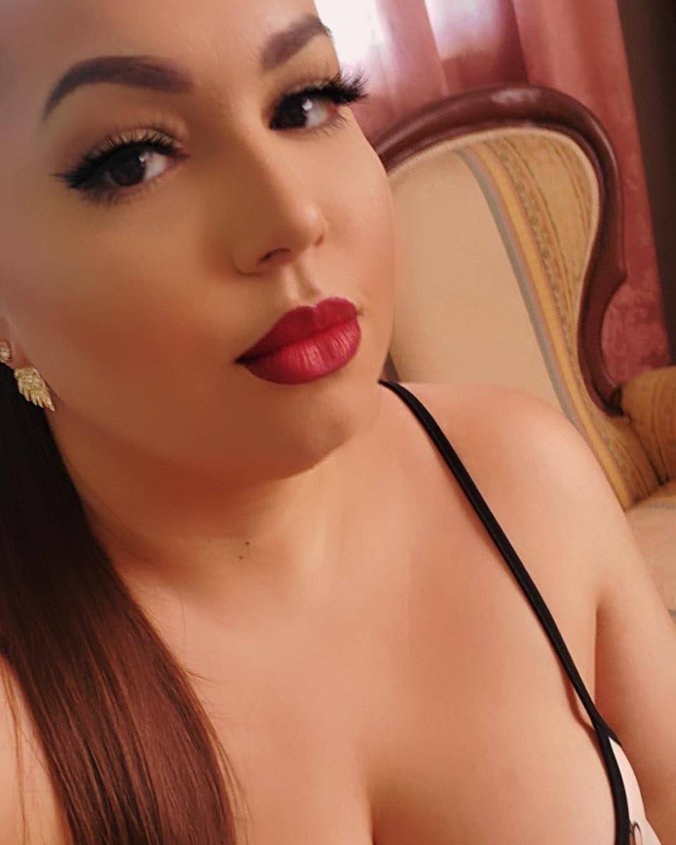 plusmodelcesiah's tweet image. 