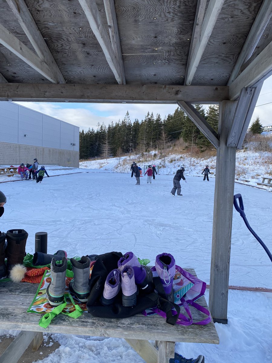 macneilce's tweet photo. @RankinSchool ‘s outdoor rink is looking beautiful!!  @CBVRCE_NS @cbvrce_pe https://t.co/f8ZTuh2LlP