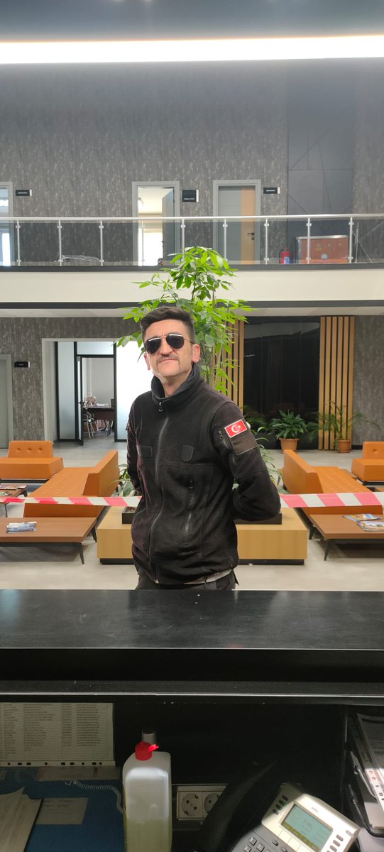 İnandık albayım güvendik insanlara insanca yaşamaya çalıştık olmadı... #kütahya #osb #nöbetsel #GeceyeNotum 🖤🐺karakurt