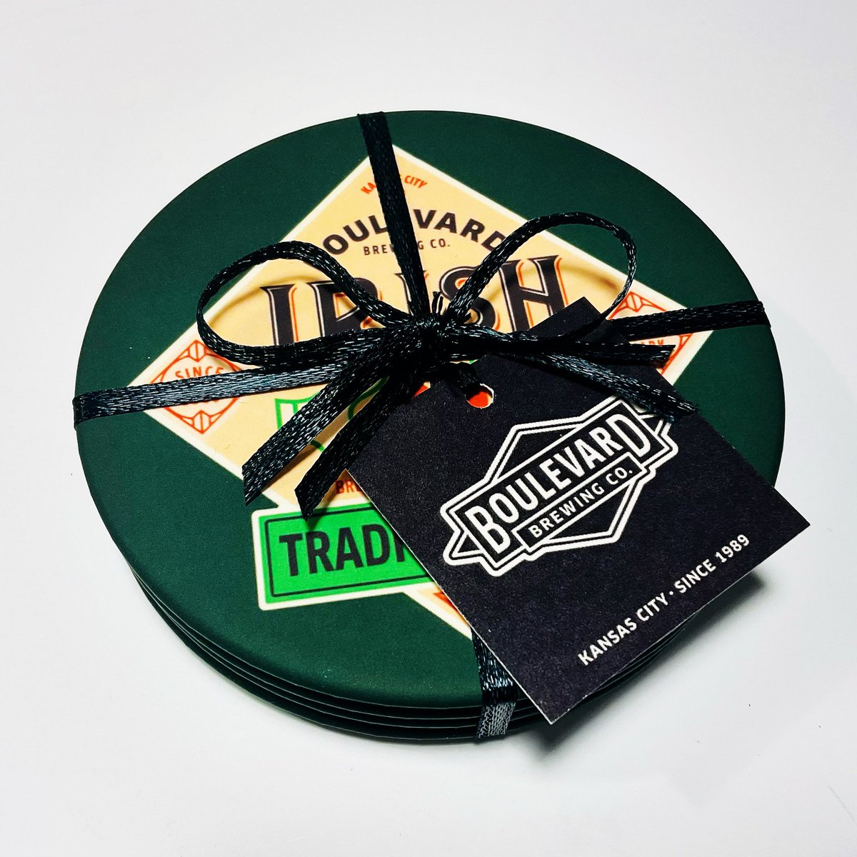 shopBIYB's tweet photo. THE COASTER COLLECTION. @Boulevard_Beer Irish Ale 4-Pack 🟢🟢🟢🟢.

#BoulevardBrewingCo #Products #COASTERcollection #theBOULEVARDcollection #Beer #CraftBeer #Cheers https://t.co/qrwAFesgSj