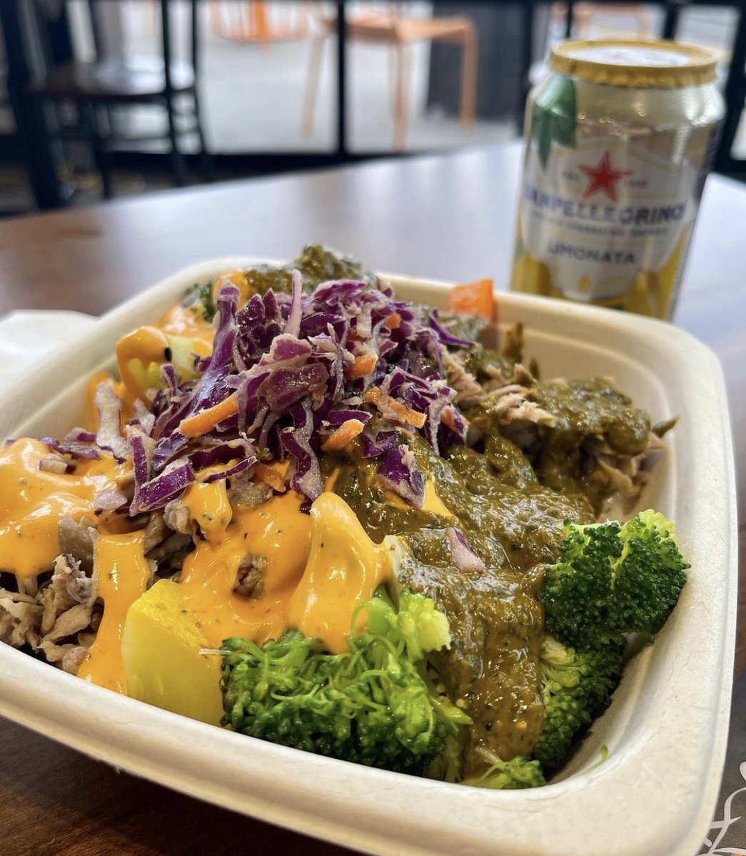 ParkHillCommons's tweet photo. Crock Spot is especially delicious on a snowy day. https://t.co/7yWkdxosvK