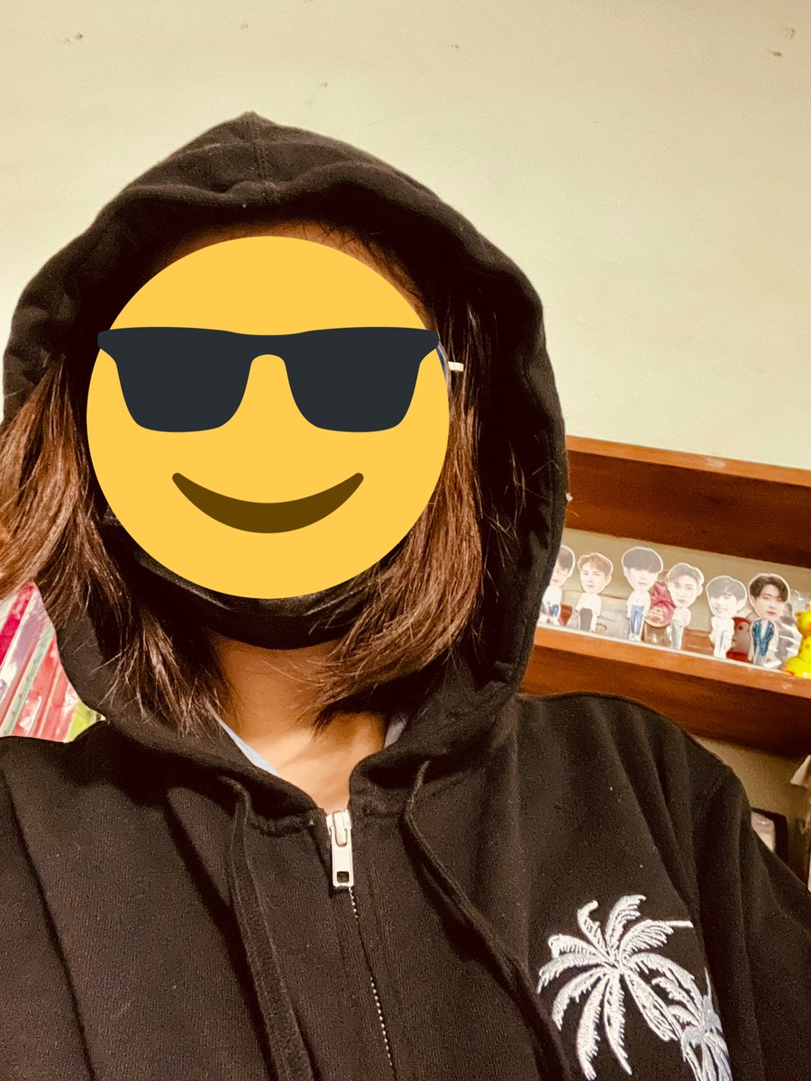 takkatan_t's tweet photo. ในที่สุดก็ได้เสื้อเพื่อนแล้วความหนาวยังมีอยู่นะ❄️❄️ ขอบคุณสำหรับของแถมค่ะ 😊😊#94wsreview #Defxrepresent #JB_Represent #Def https://t.co/lAzbD572mW