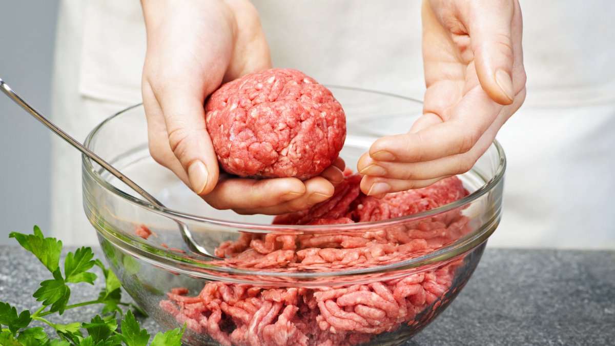 MetalBoss_MX's tweet image. ¿Conoces el procesamiento de la carne molida o picada? Estar informados repercutirá en la calidad de lo que consumimos. bit.ly/2OvNsmO

#Carne #Res #Molino