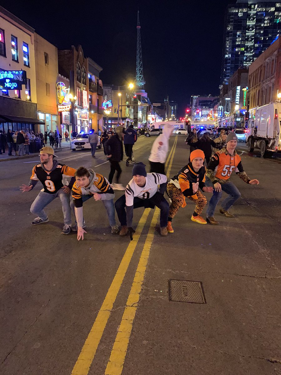 mothiel37's tweet photo. Please consider me. I’m a huge fan.  #SpainGang #MrUndrafted @quinton_spain https://t.co/Y2AqHaPCa3