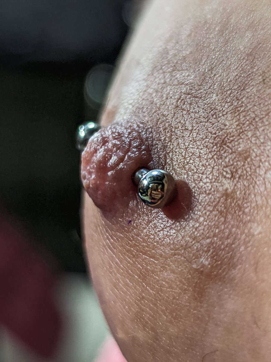 Pedroacksenen's tweet photo. Nipples Piercing, Barbell  confeccionado em titânio Grau implante F-136 G23 

Imagem autorizada pela cliente.

#piercing #bodypiercing #safepiercing #piercinggenital #nipple #nipplepiercing https://t.co/PzzW8HuXrK