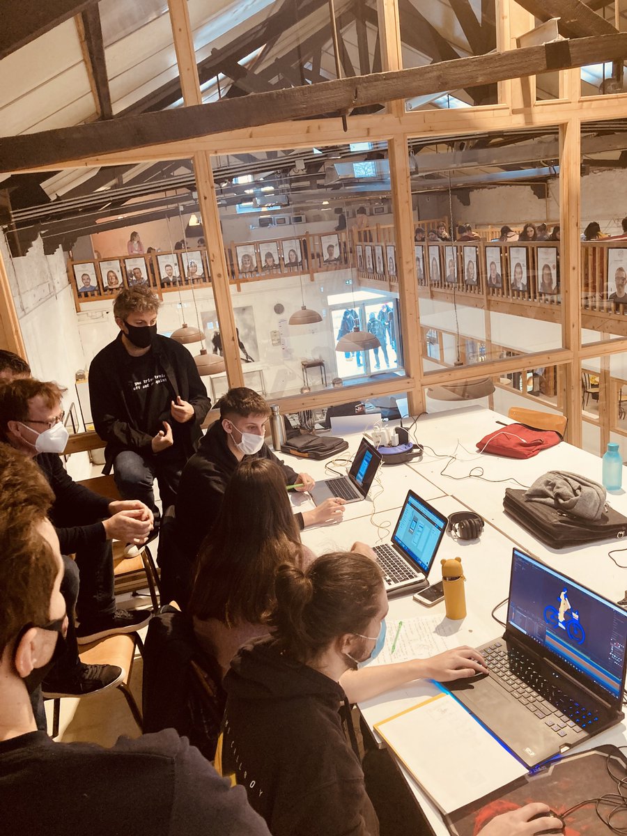 ouestmedialab's tweet image. La 3è journée d'atelier du #HybLab #Nantes se déroule dans les chouettes locaux de @agrecoleimage. Les étudiants en design graphique et digital font équipe avec ceux de @PolytechNantes (+ des professionnels des médias) pour développer des contenus interactifs atour des élections.