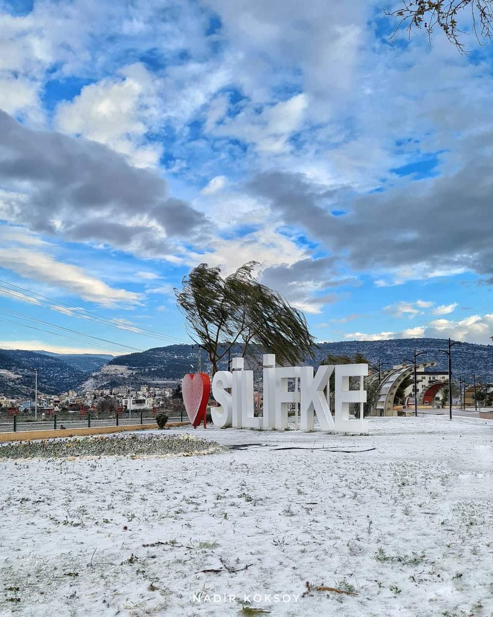 Birisi Silifkede poyrazın resmini çizebilirmisiniz dese...
Üstat NADIR KÖKSOY  tesekkurler