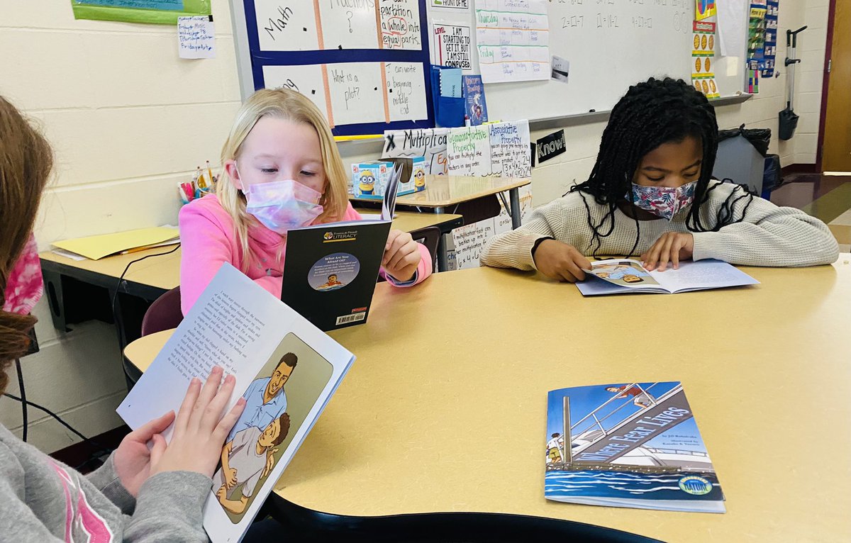 Guided Reading small groups. Our favorite &amp; most important part of the day. I love my readers. <a href="/MillerRdgTweets/">Miller Ridge Elementary School</a> #MiddieRising #bookjoy
