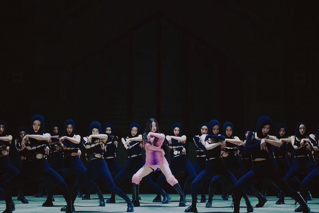 FKHouM_VEAMnudE?format=jpg&name=medium