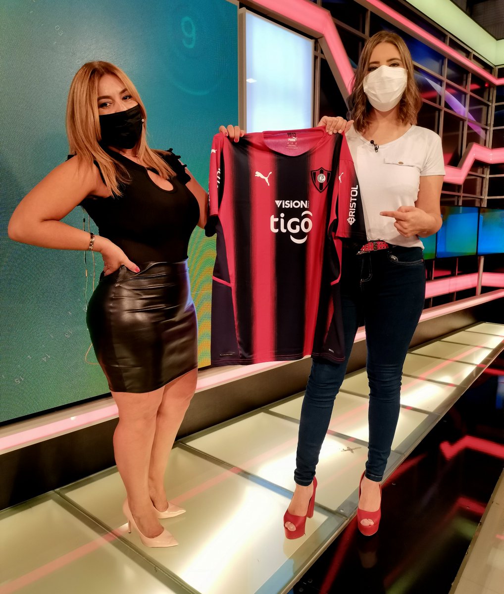 ¡Tenemos un REGALAZO para vos! 🤩🙌

Te podés llevar esta hermosa camiseta oficial de #CerroPorteño. 😍🥳

📍¿Cómo participar?

🔃 RT a la publicación.
👉 SEGUÍ  a <a href="/Unicanal/">Unicanal</a>.
💬Dejanos tus 3 últimos.

Y listo. 😎

#DeportesUnicanal⚽️