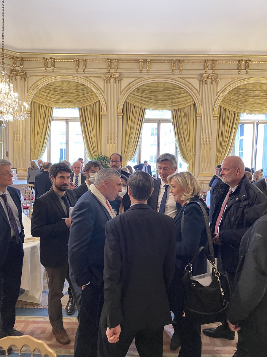 The European Plastics Alliance (@plasturgieweb) on Twitter photo Échanges sans langue de bois et instructifs entre <a href="/MLP_officiel/">Marine Le Pen</a> et <a href="/LucEricKrief/">Luc-Eric Krief</a> chef d’entreprise et porte parole de #PLASTALLIANCE lors du déjeuner débat d’ <a href="/MouvETHIC/">ETHIC</a> Échanges sans langue de bois et instructifs entre <a href="/MLP_officiel/">Marine Le Pen</a> et <a href="/LucEricKrief/">Luc-Eric Krief</a> chef d’entreprise et porte parole de #PLASTALLIANCE lors du déjeuner débat d’ <a href="/MouvETHIC/">ETHIC</a>